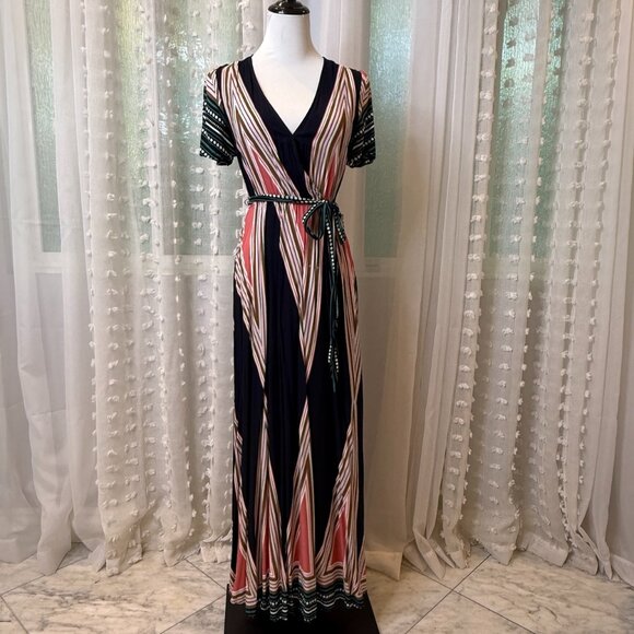 Short-Sleeve Floor-Length Modern Lady Dress - Picture 1 of 13